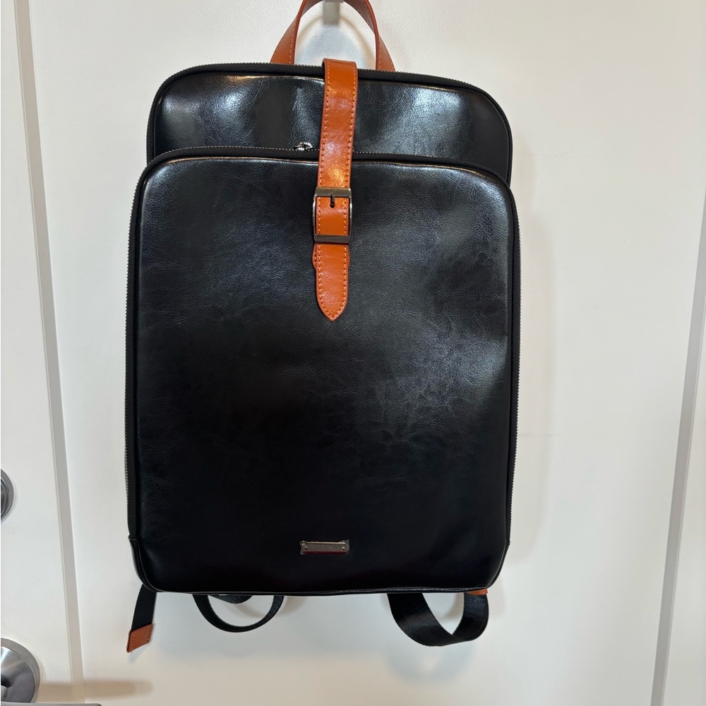 Elegant Cluci Black and Tan Backpack